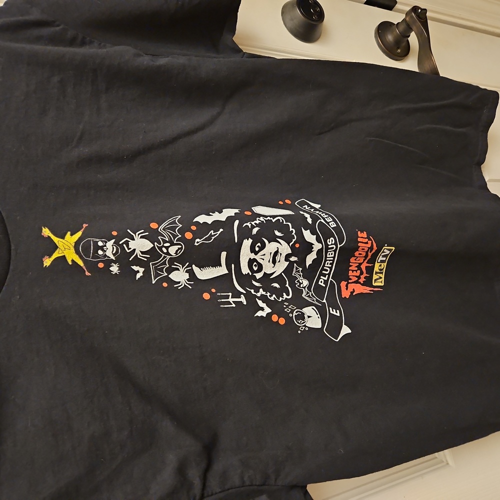 Svengoolie "E Pluribus Berwyn" | Christmas Tree Tee - Picture 2 of 6